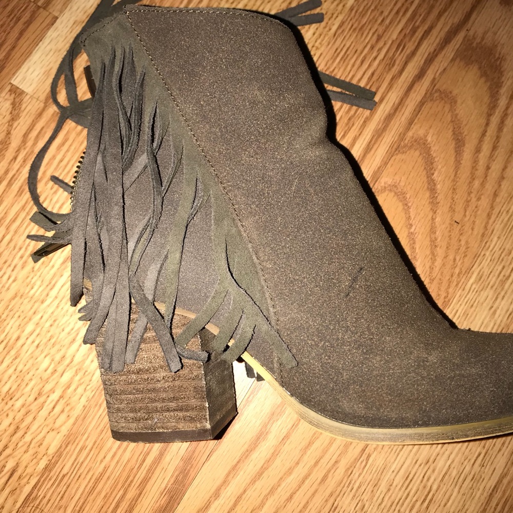 Cathy jean booties brown w/ fringe women’s size 6